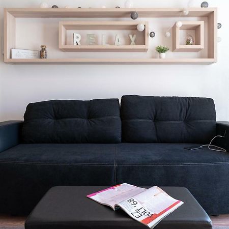 Defne Apartman Debrecen Buitenkant foto