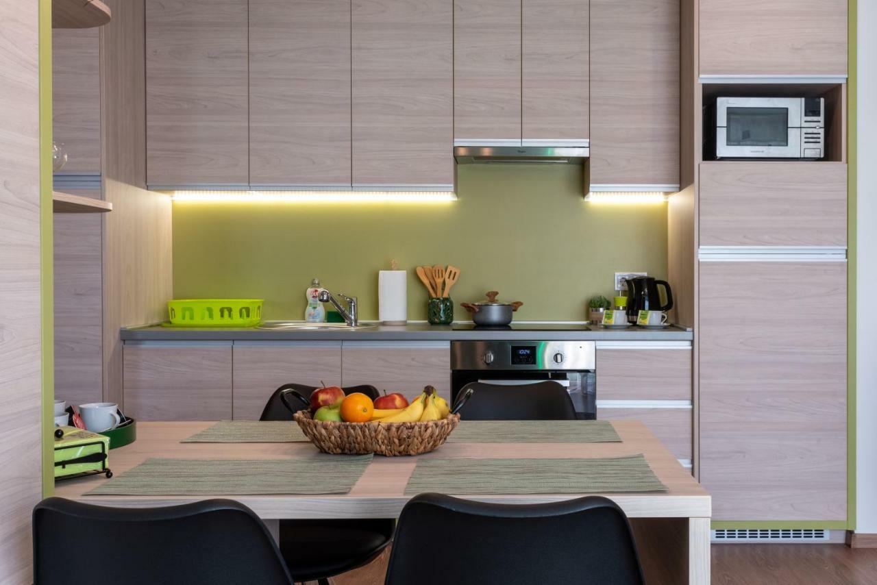Defne Apartman Debrecen Buitenkant foto