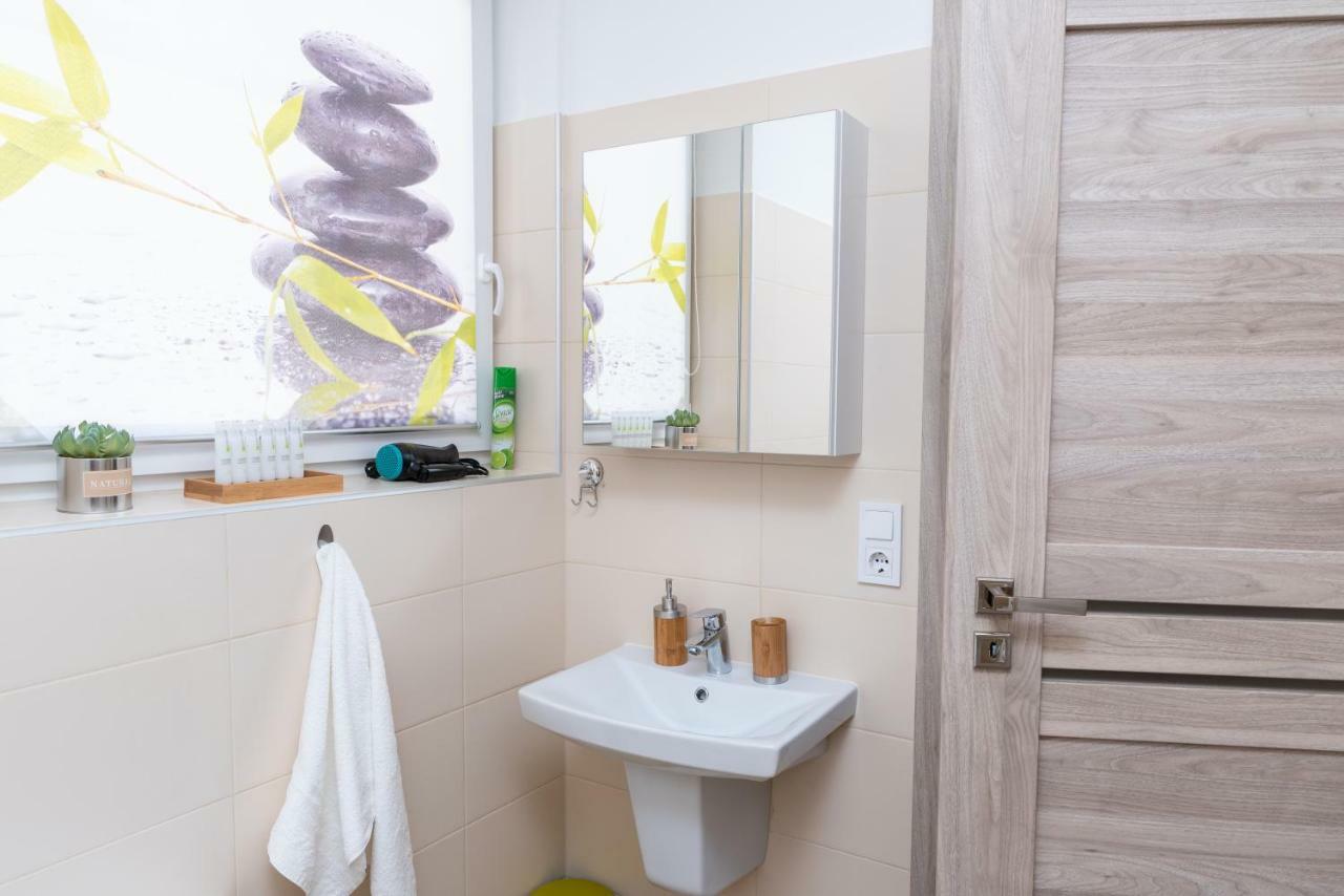 Defne Apartman Debrecen Buitenkant foto