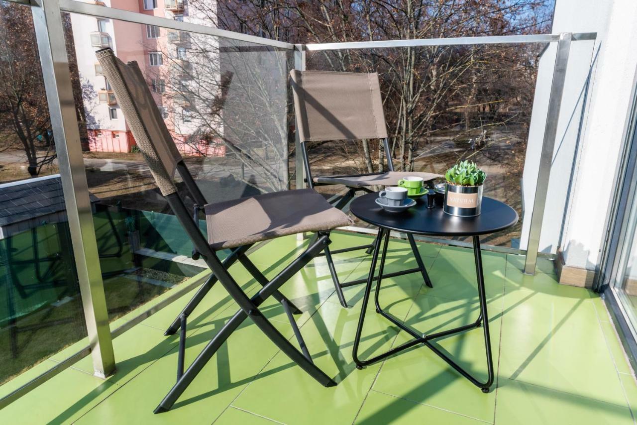 Defne Apartman Debrecen Buitenkant foto